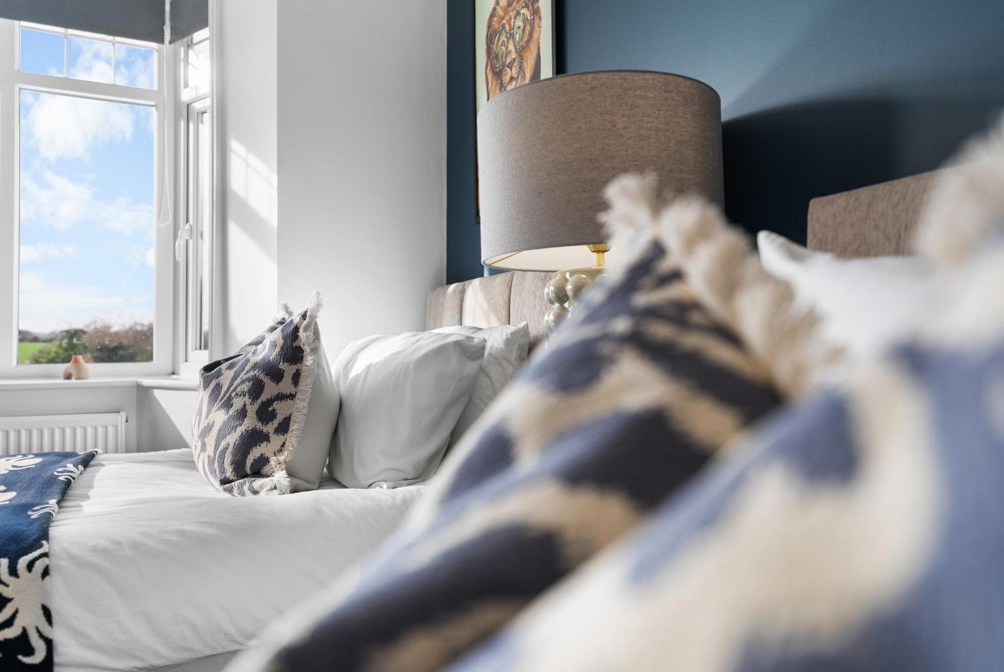 Long Term And Summer Special Offer! 5-Bedroom Spacious, Stunning Design, Sociable Areas & Cosy House Near South Downs Park, Sleeps 11 With Games Room, Private Parking And Garden- By Blue Puffin Stays Waterlooville Buitenkant foto