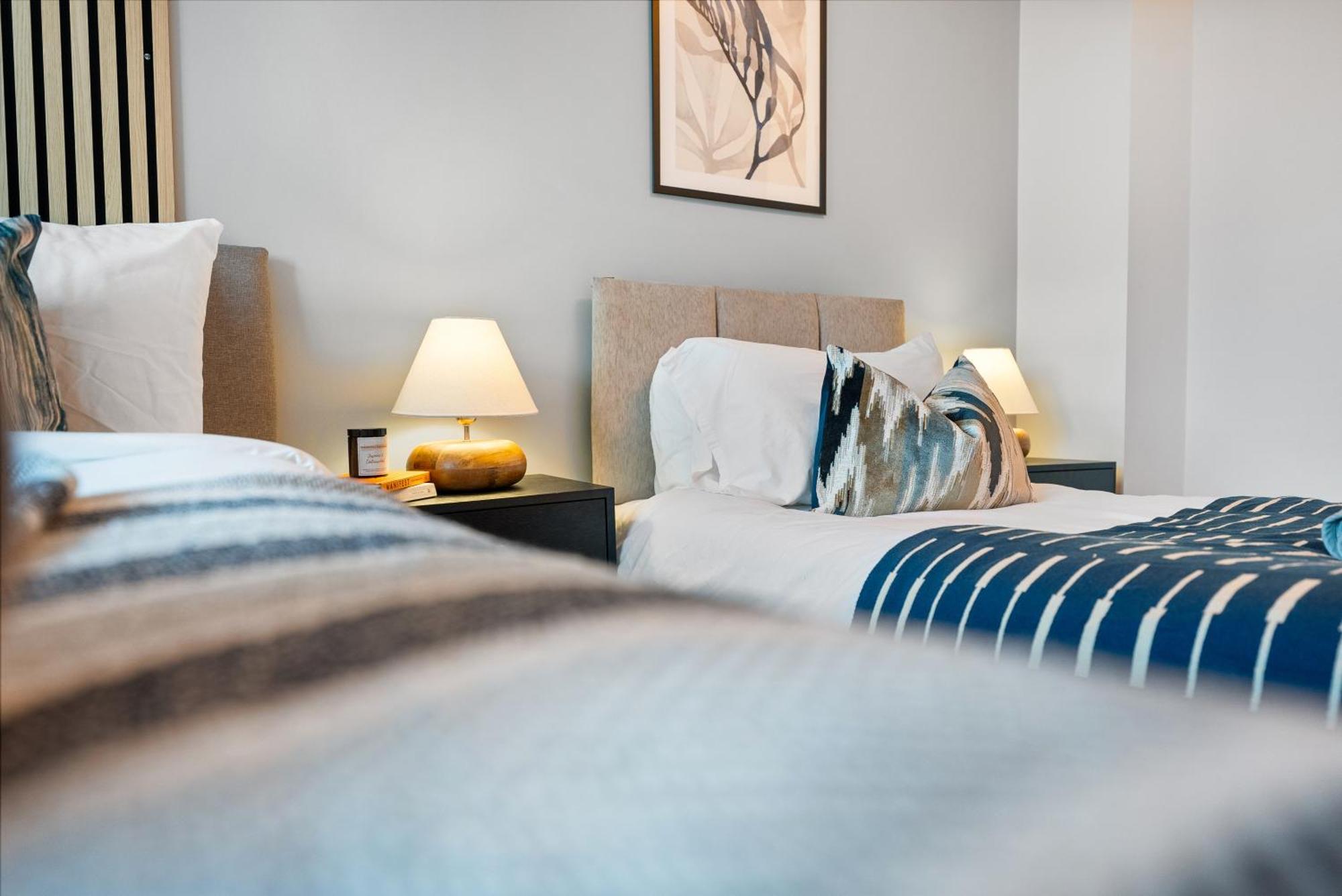 Long Term And Summer Special Offer! 5-Bedroom Spacious, Stunning Design, Sociable Areas & Cosy House Near South Downs Park, Sleeps 11 With Games Room, Private Parking And Garden- By Blue Puffin Stays Waterlooville Buitenkant foto