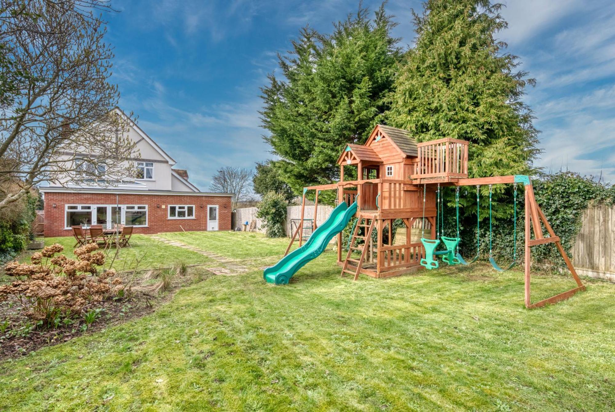 Long Term And Summer Special Offer! 5-Bedroom Spacious, Stunning Design, Sociable Areas & Cosy House Near South Downs Park, Sleeps 11 With Games Room, Private Parking And Garden- By Blue Puffin Stays Waterlooville Buitenkant foto