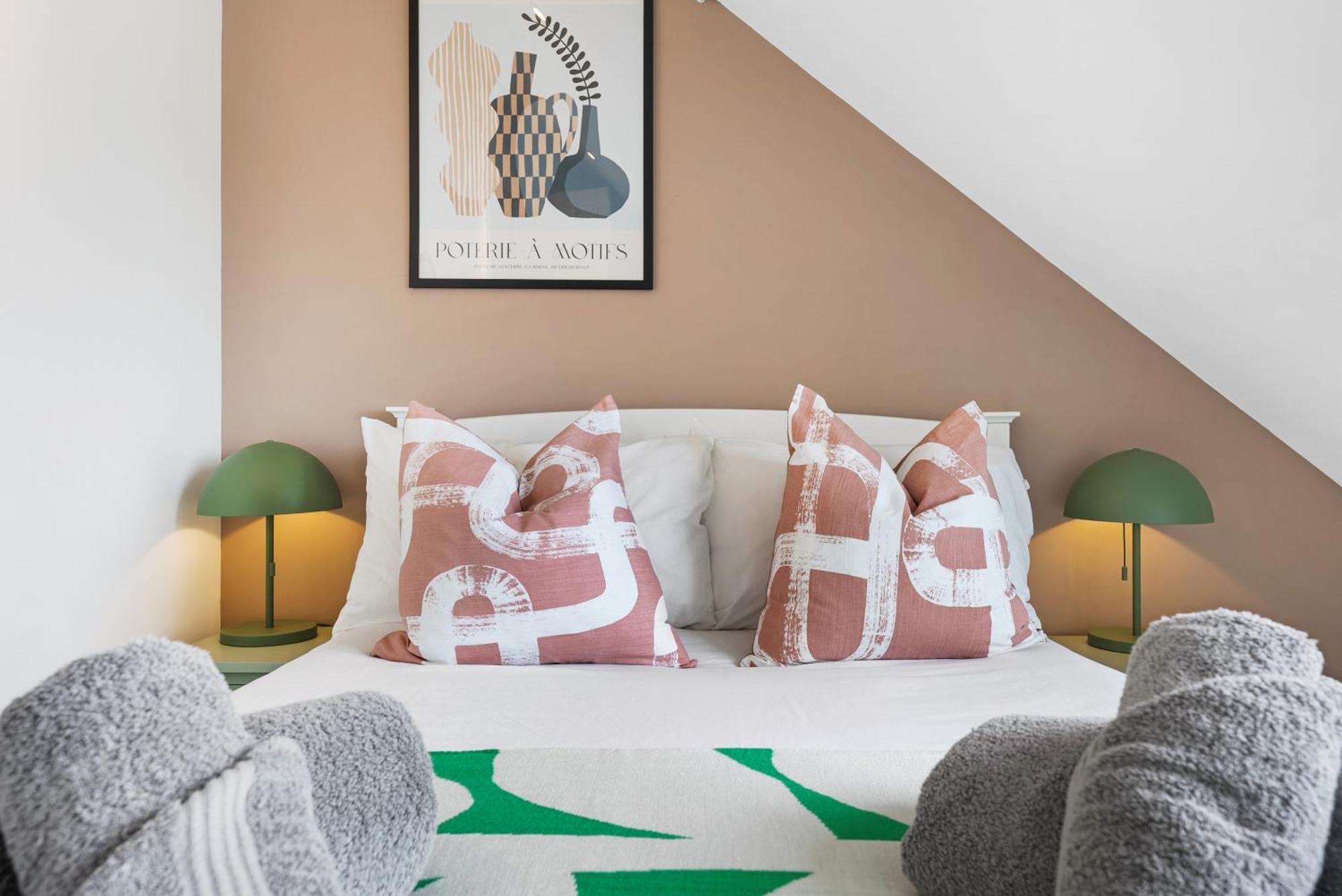 Long Term And Summer Special Offer! 5-Bedroom Spacious, Stunning Design, Sociable Areas & Cosy House Near South Downs Park, Sleeps 11 With Games Room, Private Parking And Garden- By Blue Puffin Stays Waterlooville Buitenkant foto