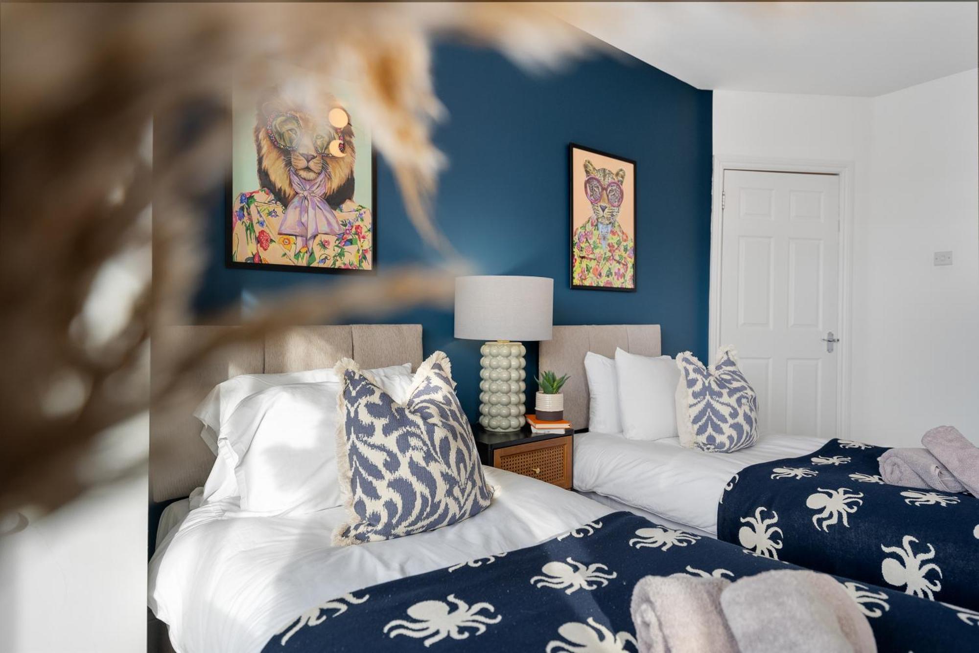 Long Term And Summer Special Offer! 5-Bedroom Spacious, Stunning Design, Sociable Areas & Cosy House Near South Downs Park, Sleeps 11 With Games Room, Private Parking And Garden- By Blue Puffin Stays Waterlooville Buitenkant foto