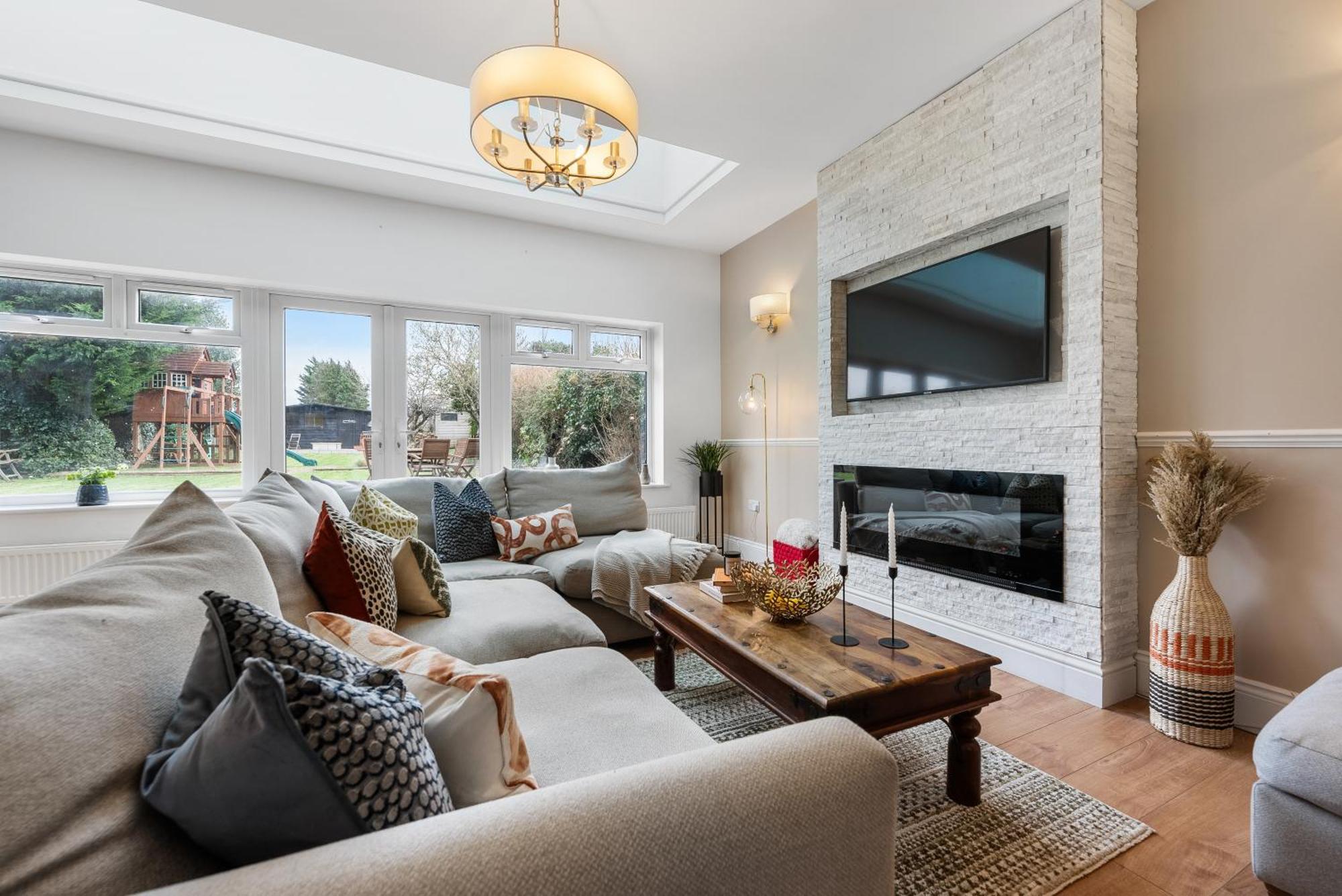 Long Term And Summer Special Offer! 5-Bedroom Spacious, Stunning Design, Sociable Areas & Cosy House Near South Downs Park, Sleeps 11 With Games Room, Private Parking And Garden- By Blue Puffin Stays Waterlooville Buitenkant foto
